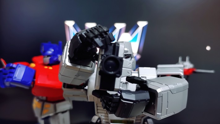 布鲁可变形金刚传奇版  G1-威震天