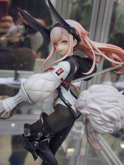 FALSLANDER 女巫