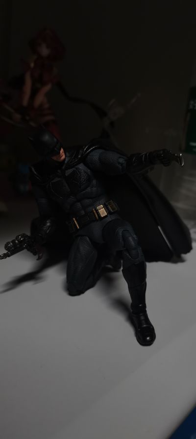 MAFEX 编号222  蝙蝠侠（正义联盟：扎克·施奈德版）