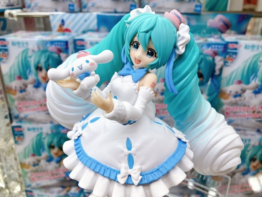 初音未来系列 Luminasta 初音未来联名大耳狗 白色连衣裙