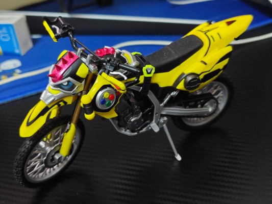 S.H.Figuarts 假面骑士：艾克赛德  摩托玩家