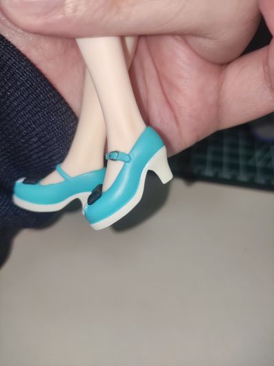 圣剑学院的魔剑使 蕾吉娜‧梅赛德斯 青色兔女郎+走光系统