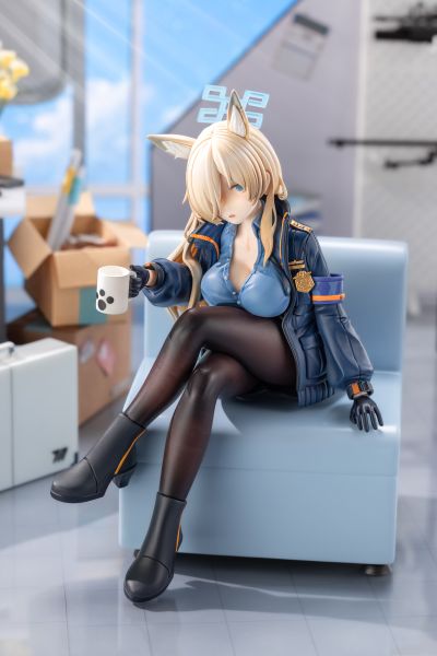 蔚蓝档案 尾刃康纳 休憩中