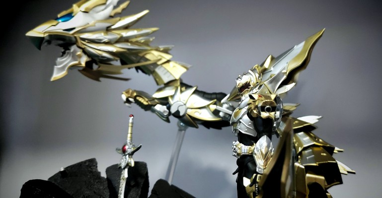 铠甲勇士-光之帝皇战龙