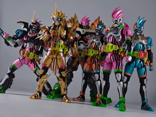 S.H.Figuarts 假面骑士艾克赛德 假面骑士艾克赛德 极限玩家 等级99