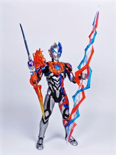 布鲁可积木人  奥特名鉴传奇版 布莱泽奥特曼 法多兰盔甲