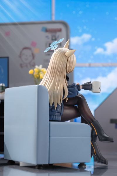 蔚蓝档案 尾刃康纳 休憩中