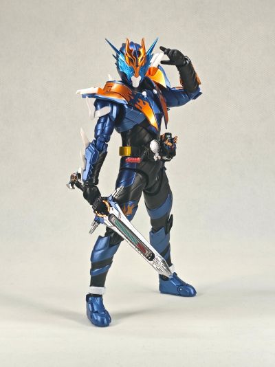 S.H.Figuarts 假面骑士克罗兹 平成世代版