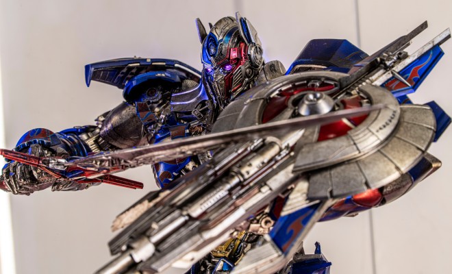 3Z0579 DLX 变形金刚：最后的骑士 暗黑擎天柱