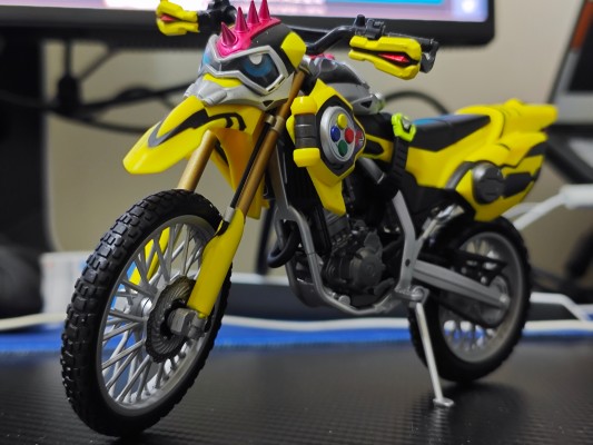 S.H.Figuarts 假面骑士：艾克赛德  假面骑士狂飙 摩托玩家 等级2