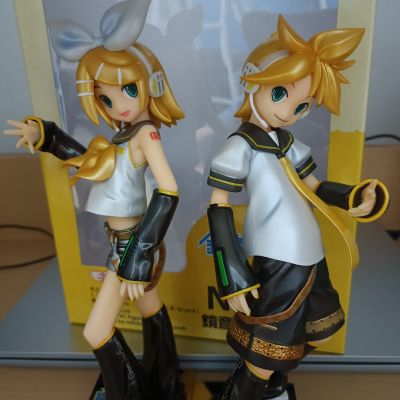 Moekore Plus No.04 镜音铃＆镜音连