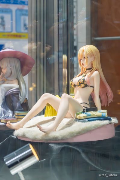 更衣人偶坠入爱河 喜多川海梦 泳装