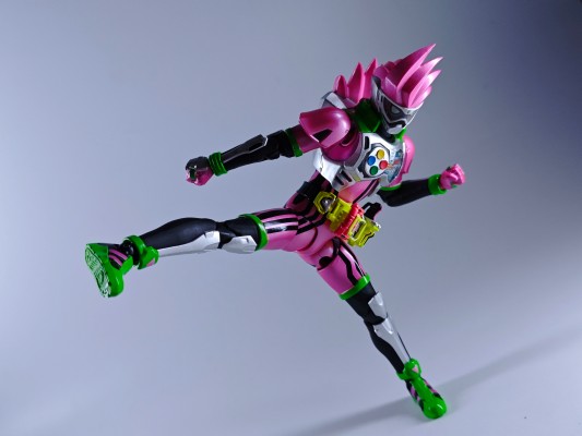 S.H.Figuarts 假面骑士艾克赛德 假面骑士艾克赛德 动作玩家 等级2  -20假面骑士踢/平成二十骑士纪念版-