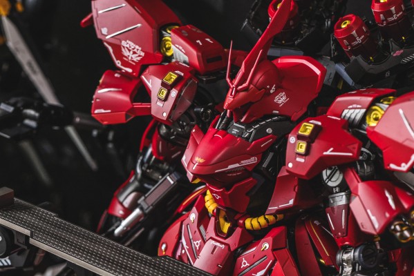 S.H.Figuarts 夏亚·阿兹纳布尔