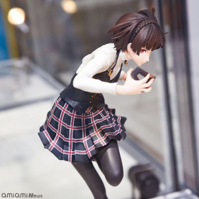 女神异闻录5皇家版 新岛真 校服