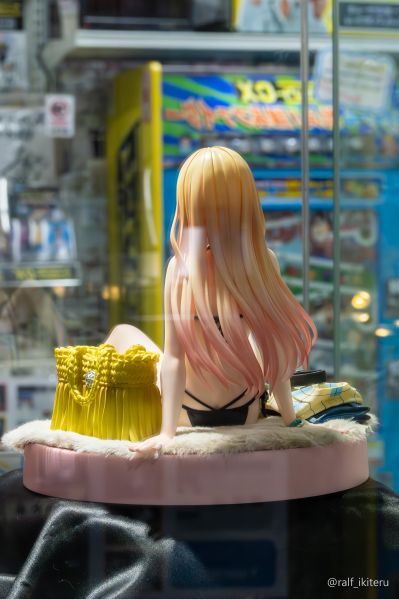 更衣人偶坠入爱河 喜多川海梦 泳装