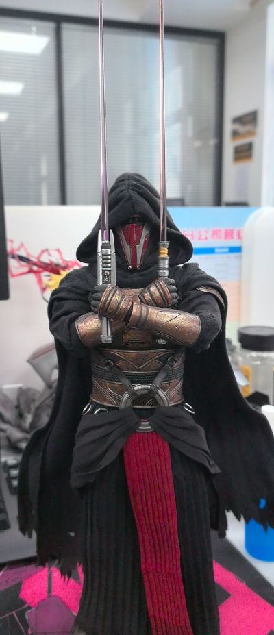 《星球大战：旧共和国武士》达斯·瑞文 1:6比例珍藏人偶