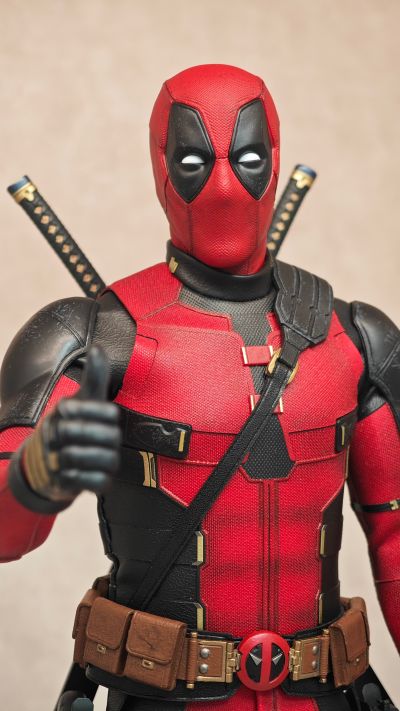 MMS746/MMS746B 死侍与金刚狼 死侍