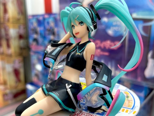 初音未来 压泡面人偶-炫彩科技款-