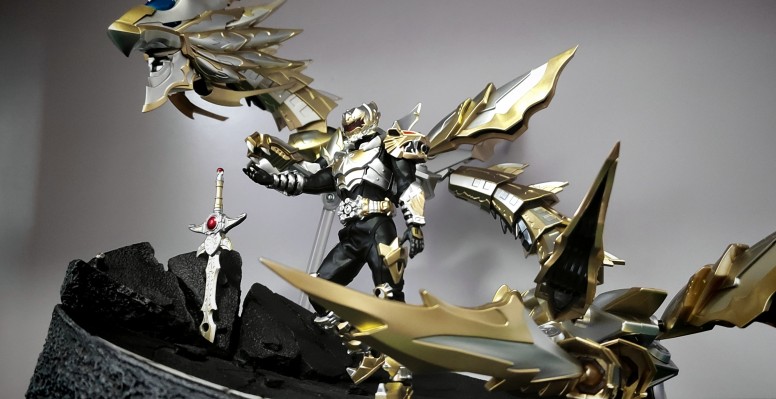 铠甲勇士-光之帝皇战龙