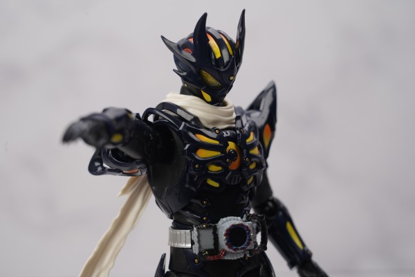 S.H.Figuarts 假面骑士多雷德零式