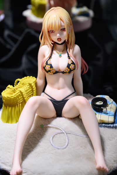 更衣人偶坠入爱河 喜多川海梦 泳装