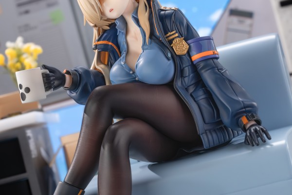 蔚蓝档案 尾刃康纳 休憩中