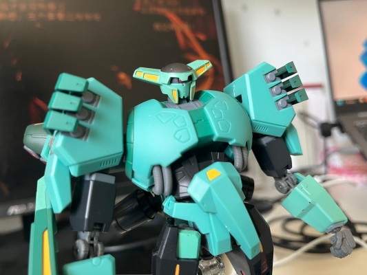 ROBOT魂  机动戦士Z高达 PMX-002波里诺克・萨曼