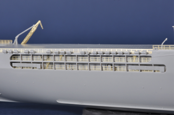 编号：05635 1/350 世界战舰系列 法国海军贞德号直升机母舰2008