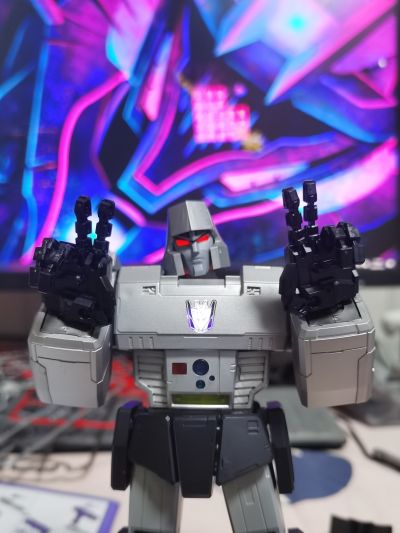 布鲁可变形金刚传奇版  G1-威震天