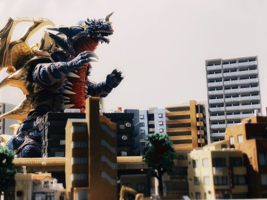 S.H.Figuarts 欧布猛斯王