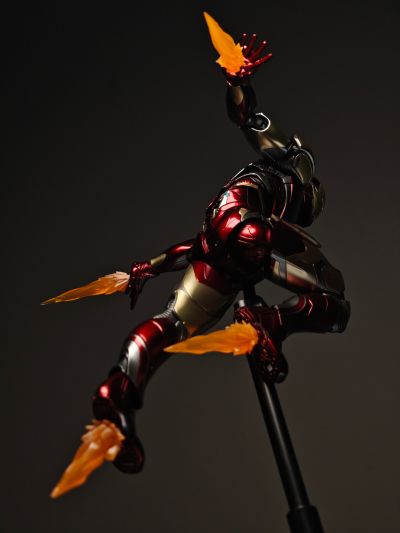 3Z0250 DLX 漫威无限传奇 钢铁侠 85号装甲