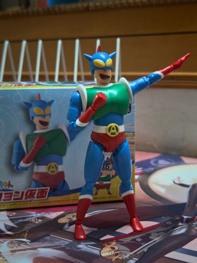 SMP Kit Makes Pose 蜡笔小新系列 动感超人