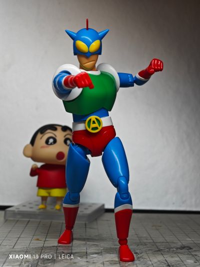 SMP Kit Makes Pose 蜡笔小新系列 动感超人