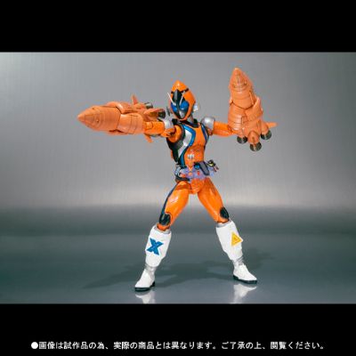 S.H.Figuarts 假面骑士卌骑 火箭形态