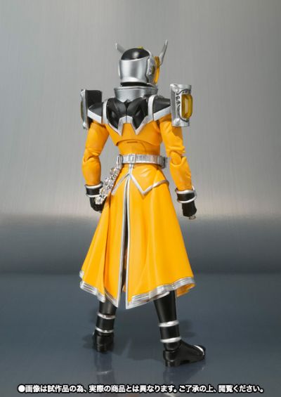 S.H.Figuarts 假面骑士巫骑 土地魔龙形态