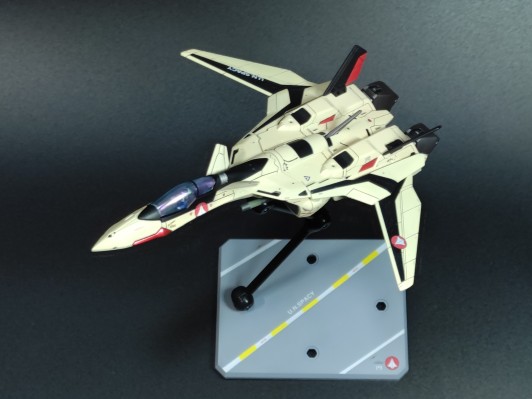 HG 超时空要塞PLUS YF-19