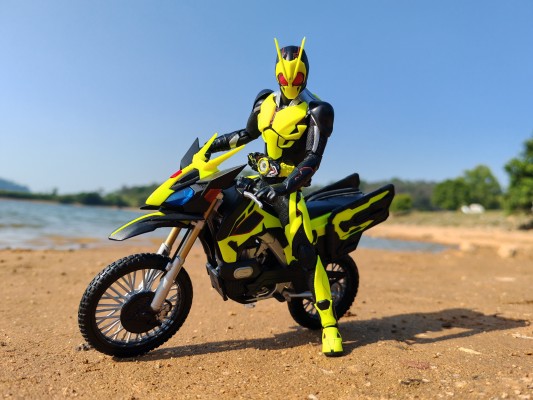 S.H.Figuarts 假面骑士零一  升蝗摩托 与 高跃冲击特效件 套装