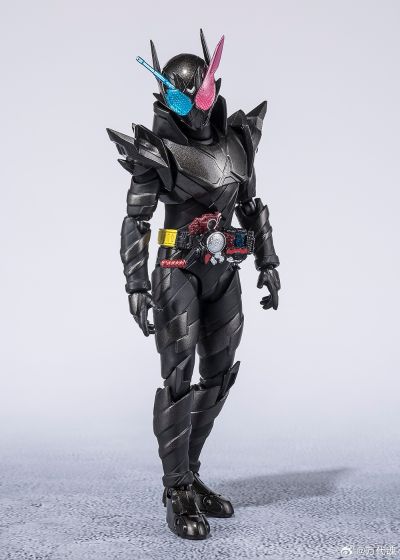 S.H.Figuarts 假面骑士创骑 兔子坦克危险形态 平成世代版