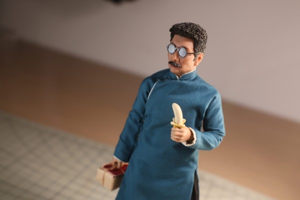 没桌子只能用板凳咯