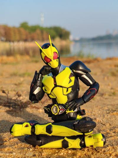 S.H.Figuarts 假面骑士零一  升蝗摩托 与 高跃冲击特效件 套装