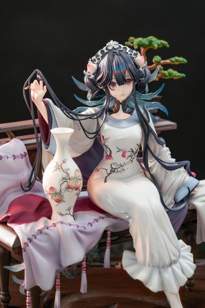 物华弥新 蝠桃瓶 粉彩福桃