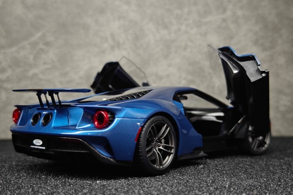 1/18 福特 GT 2017 白色