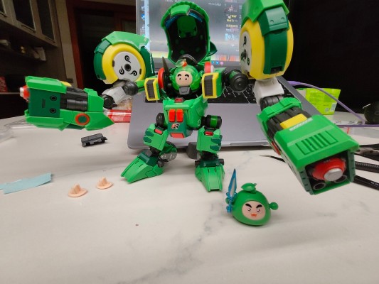 果宝特攻拼装机甲系列模型 小果战宝