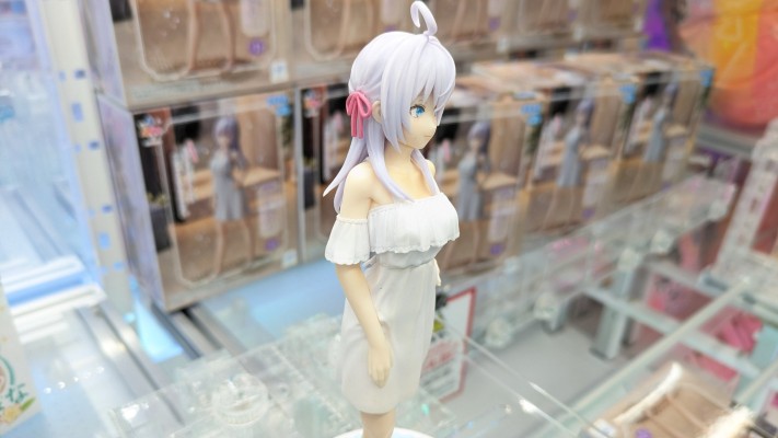 不时用俄语小声说真心话的邻桌艾莉同学动画版 Luminasta “艾莉”连衣裙