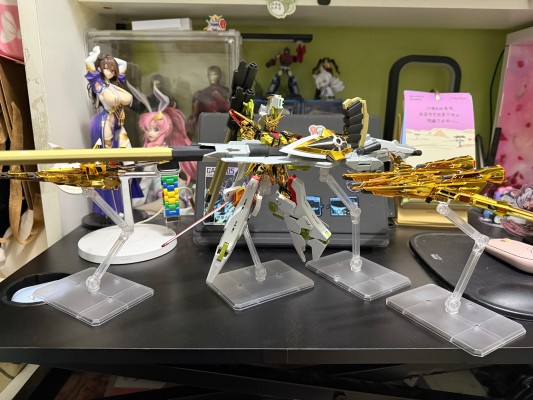 RG 1/144  拂晓高达（大鹫装备）