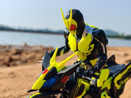 S.H.Figuarts 假面骑士零一  升蝗摩托 与 高跃冲击特效件 套装