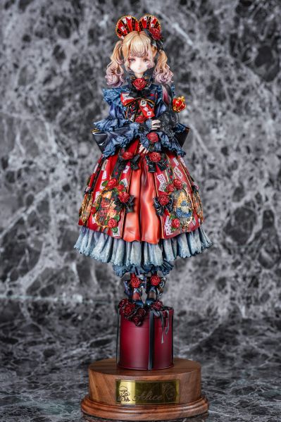 爱丽丝梦游仙境 爱丽丝