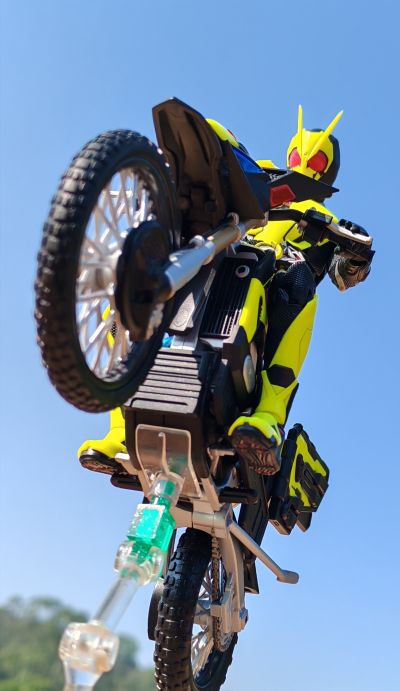 S.H.Figuarts 假面骑士零一  升蝗摩托 与 高跃冲击特效件 套装