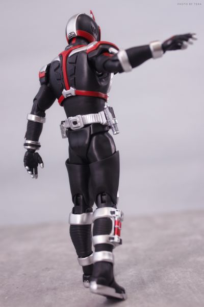 S.H.Figuarts  机动摩托人（载具模式）